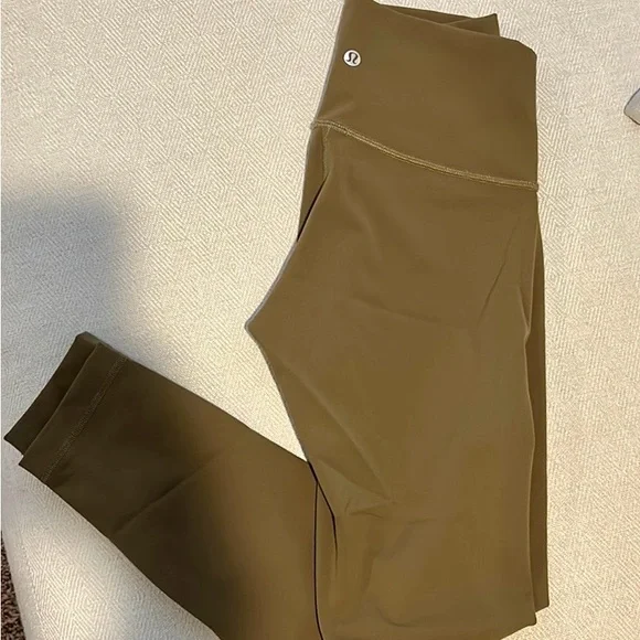 Lululemon Wunder under luxtreme size 6 - Picture 1 of 6